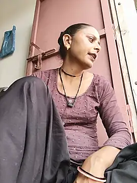 Snapshot of Karishna_hot chatting on 06-24-26, 11:42 Karishna hot online show from 06-24-26, 11:42