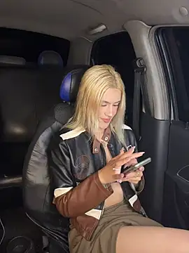 Snapshot of Lia-firee chatting on 06-07-26, 05:55 Lia-firee online show from 06-07-26, 05:55