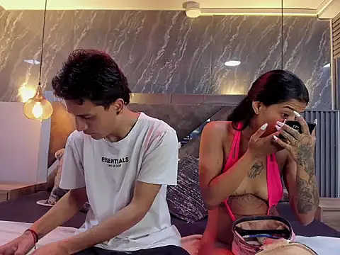 ChloeeAndMax online show from 06-09-26, 12:39