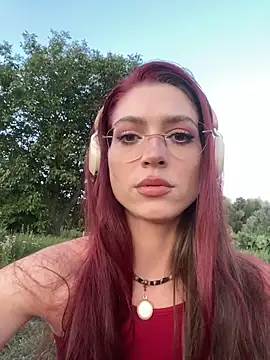 Snapshot of Marseline32 chatting on 07-30-26, 05:45 Marseline32 online show from 07-30-26, 05:45