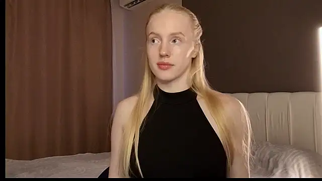 Snapshot of Miss_EliizaShy chatting on 06-12-26, 05:01 Miss EliizaShy online show from 06-12-26, 05:01
