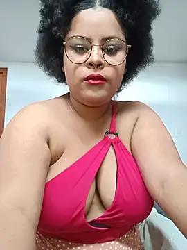 Snapshot of Lolacurly69 chatting on 06-13-26, 10:18 Lolacurly69 online show from 06-13-26, 10:18