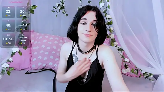 MickeQuinee online show from 06-08-26, 10:04