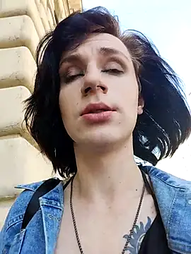 MickeQuinee online show from 07-17-26, 09:16