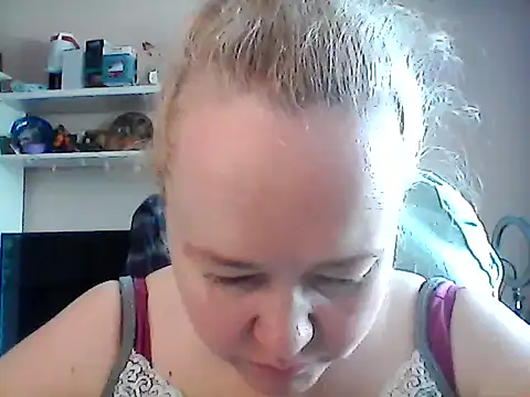Snapshot of Viola27 chatting on 06-08-26, 07:20 Viola27 online show from 06-08-26, 07:20