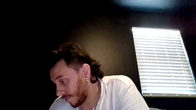 Snapshot of Mikecloudyhawk chatting on 07-15-26, 06:35 Mikecloudyhawk online show from 07-15-26, 06:35