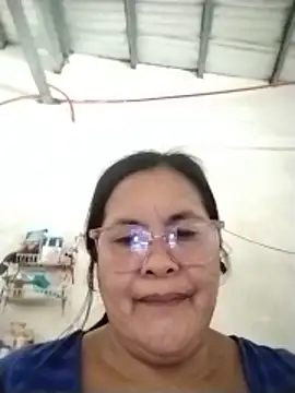 Snapshot of ClassyLady51 chatting on 06-11-26, 05:27 ClassyLady51 online show from 06-11-26, 05:27