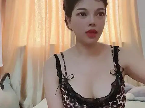 Snapshot of Karen8686 chatting on 06-23-26, 07:39 Karen8686 online show from 06-23-26, 07:39
