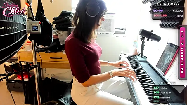 itschloelaurent online show from 06-27-26, 05:18