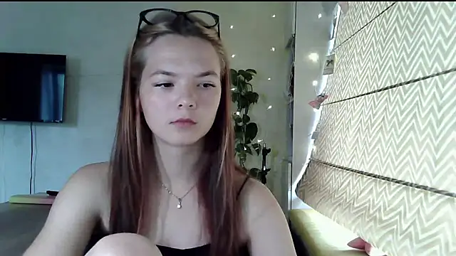 AvrilGillig online show from 07-13-26, 09:23