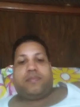 Snapshot of BustlingShirt chatting on 06-11-26, 03:37 BustlingShirt online show from 06-11-26, 03:37