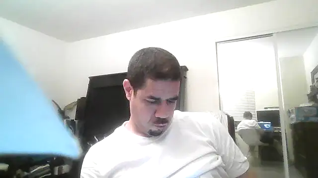 Snapshot of toosexy4myshirt chatting on 06-09-26, 03:51 toosexy4myshirt online show from 06-09-26, 03:51