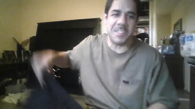 Snapshot of toosexy4myshirt chatting on 06-25-26, 12:43 toosexy4myshirt online show from 06-25-26, 12:43
