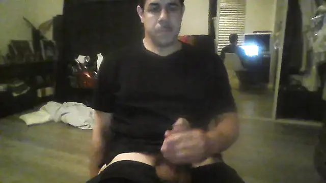 Snapshot of toosexy4myshirt chatting on 06-26-26, 01:21 toosexy4myshirt online show from 06-26-26, 01:21