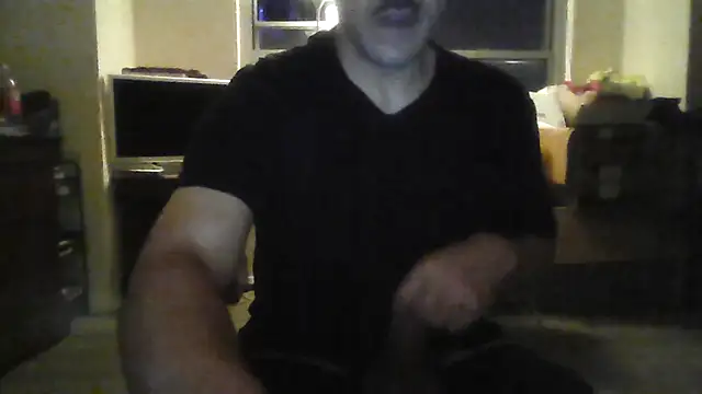Snapshot of toosexy4myshirt chatting on 07-04-26, 06:52 toosexy4myshirt online show from 07-04-26, 06:52