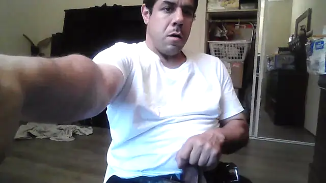 Snapshot of toosexy4myshirt chatting on 07-05-26, 11:23 toosexy4myshirt online show from 07-05-26, 11:23
