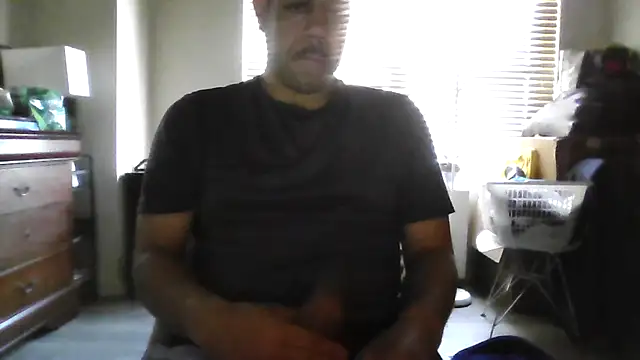 Snapshot of toosexy4myshirt chatting on 07-14-26, 10:21 toosexy4myshirt online show from 07-14-26, 10:21