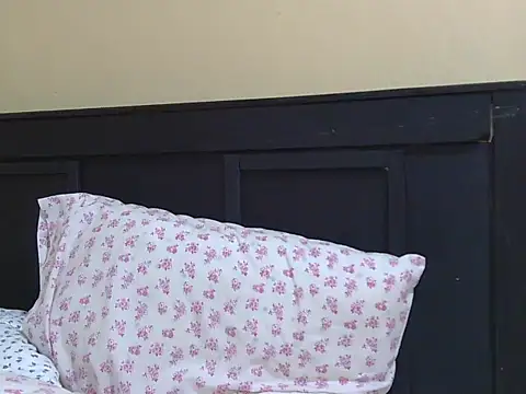 Snapshot of kinkydolll chatting on 06-21-26, 06:16 kinkydolll online show from 06-21-26, 06:16