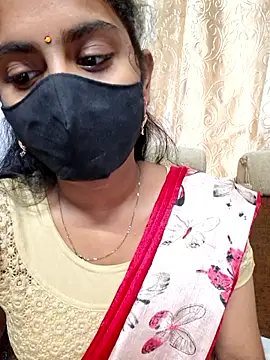 Clara-Lilly online show from 06-11-26, 04:43
