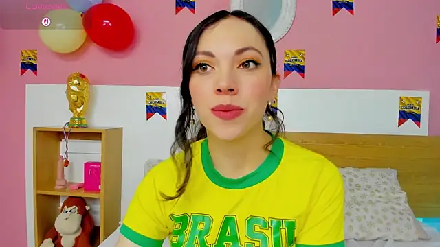 AshleyBenoitt online show from 06-19-26, 01:15