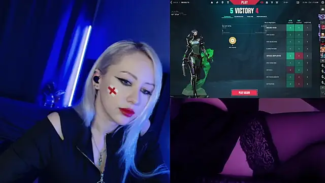 Snapshot of roxxyrowe chatting on 07-15-26, 07:08 roxxyrowe online show from 07-15-26, 07:08