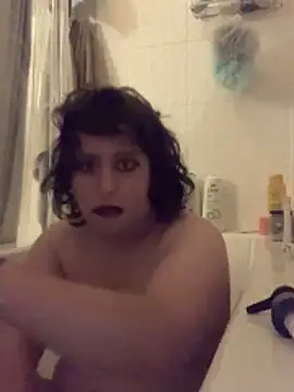Snapshot of Mxnightshade chatting on 06-13-26, 05:49 Mxnightshade online show from 06-13-26, 05:49