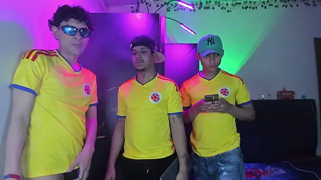 Boys Benkosky online show from 06-10-26, 11:03