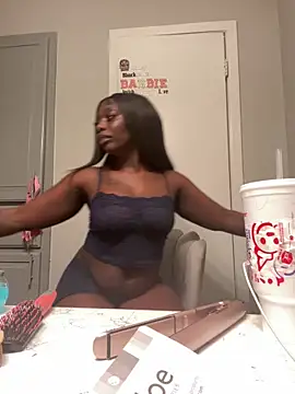 Snapshot of barbiethebody chatting on 06-15-26, 04:47 barbiethebody online show from 06-15-26, 04:47