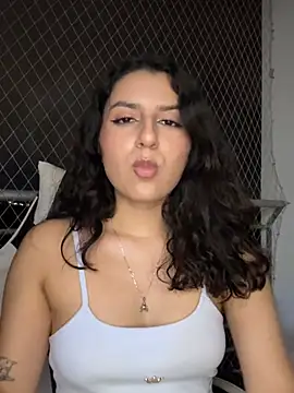 Snapshot of Selenyx_3 chatting on 06-25-26, 12:43 Selenyx 3 online show from 06-25-26, 12:43