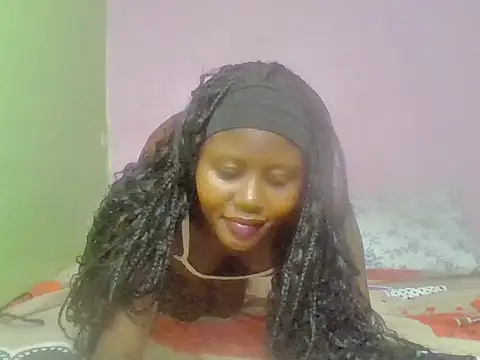cute bee online show from 06-15-26, 02:52
