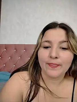 Snapshot of KatBennett chatting on 06-30-26, 06:53 KatBennett online show from 06-30-26, 06:53