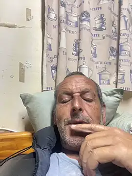 GeldenKuy online show from 06-23-26, 04:27
