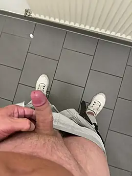 Leon42xxx online show from 08-04-26, 08:39