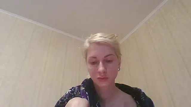 Snapshot of AmberandBlond chatting on 06-19-26, 04:00 AmberandBlond online show from 06-19-26, 04:00