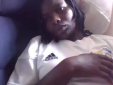 Snapshot of lucyswee chatting on 07-12-26, 11:45 lucyswee online show from 07-12-26, 11:45