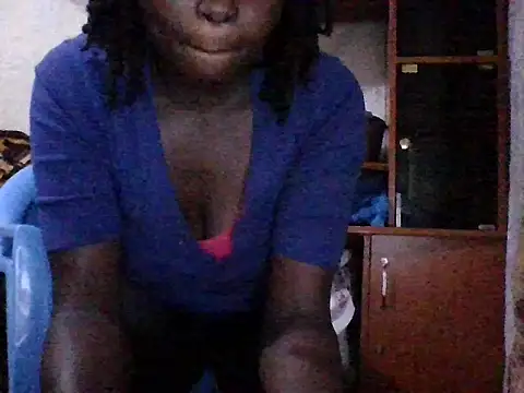 Snapshot of lucyswee chatting on 07-21-26, 05:59 lucyswee online show from 07-21-26, 05:59