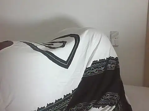 Snapshot of Creamysexymesy chatting on 07-18-26, 09:40 Creamysexymesy online show from 07-18-26, 09:40