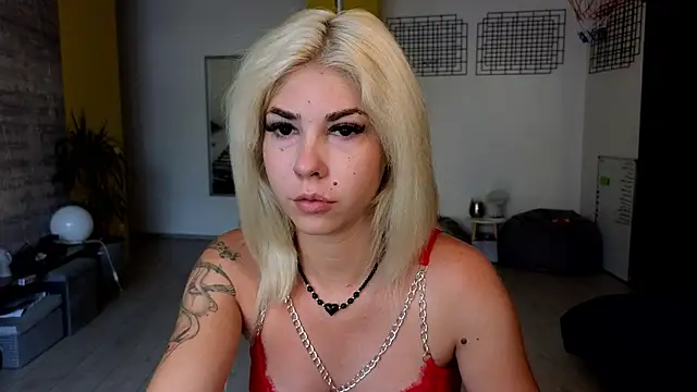 Sarahcamsx online show from 07-06-26, 05:26