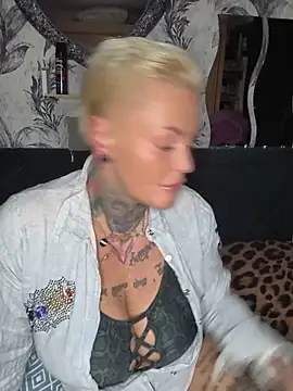 InkedMissLaBaehm online show from 06-17-26, 10:43