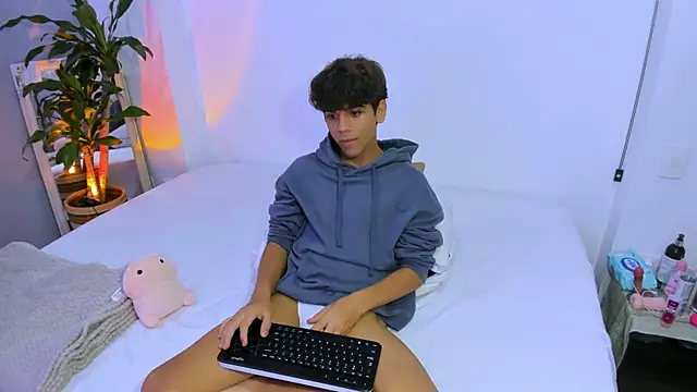 Samy Twink online show from 06-25-26, 03:06