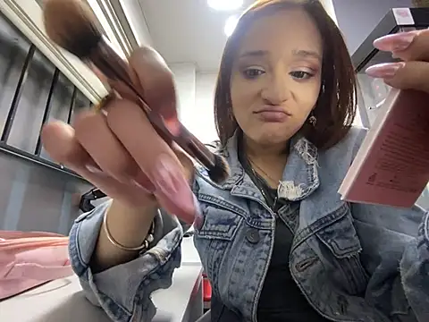 leah shainee online show from 06-26-26, 01:32