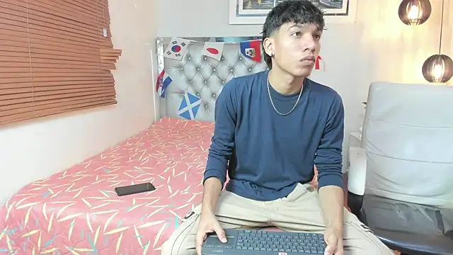 Snapshot of Jake_Falcon chatting on 06-18-26, 11:36 Jake Falcon online show from 06-18-26, 11:36