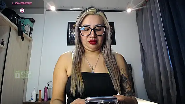 Im Shantal69 online show from 06-20-26, 11:07
