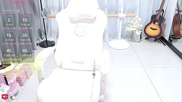Snapshot of BabySnake chatting on 07-21-26, 11:51 BabySnake online show from 07-21-26, 11:51