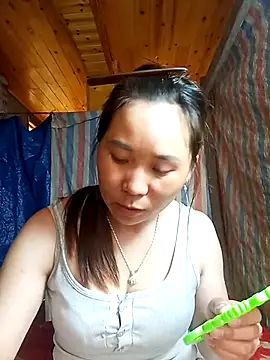 Snapshot of Chery99X chatting on 06-13-26, 01:58 Chery99X online show from 06-13-26, 01:58