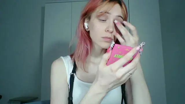 Snapshot of KayleneWesterberg chatting on 06-30-26, 02:07 KayleneWesterberg online show from 06-30-26, 02:07