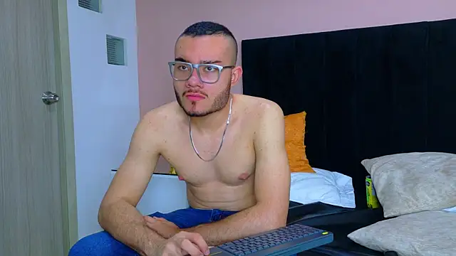 Snapshot of Matia_Zelvya chatting on 07-08-26, 12:31 Matia Zelvya online show from 07-08-26, 12:31