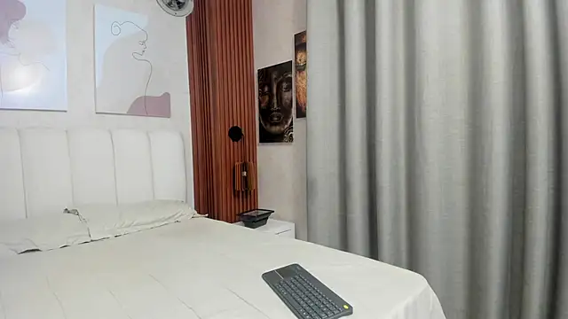 Millieskinny18 online show from 07-22-26, 02:03