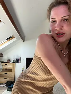 blanchevalmont online show from 06-17-26, 01:56