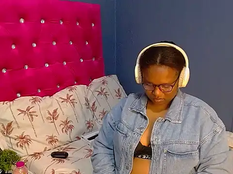 MISS BLACKBERY online show from 08-10-26, 03:54